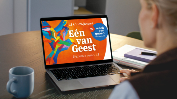Beeld Week van gebed van eenheid 2026 met laptopscherm